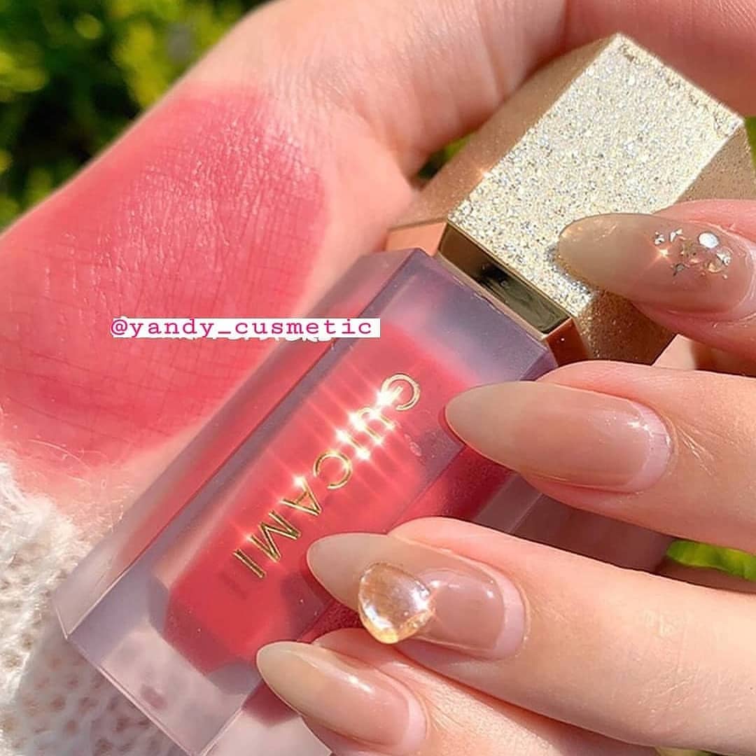 رژ گونه خیس؛ گزینه‌ای مناسب برای تکمیل روتین زیبایی در گروه رژگونه؛ نمای شماره 4