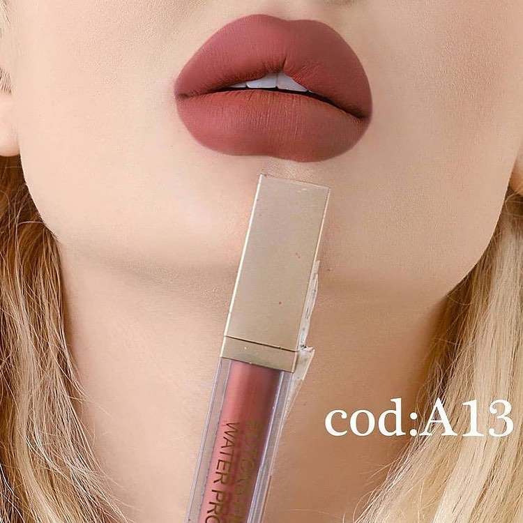 رژلب مایع گلدن مود Golden Mood؛ انتخاب کاربردی برای روتین روزانه در گروه رژ؛ نمای شماره 5