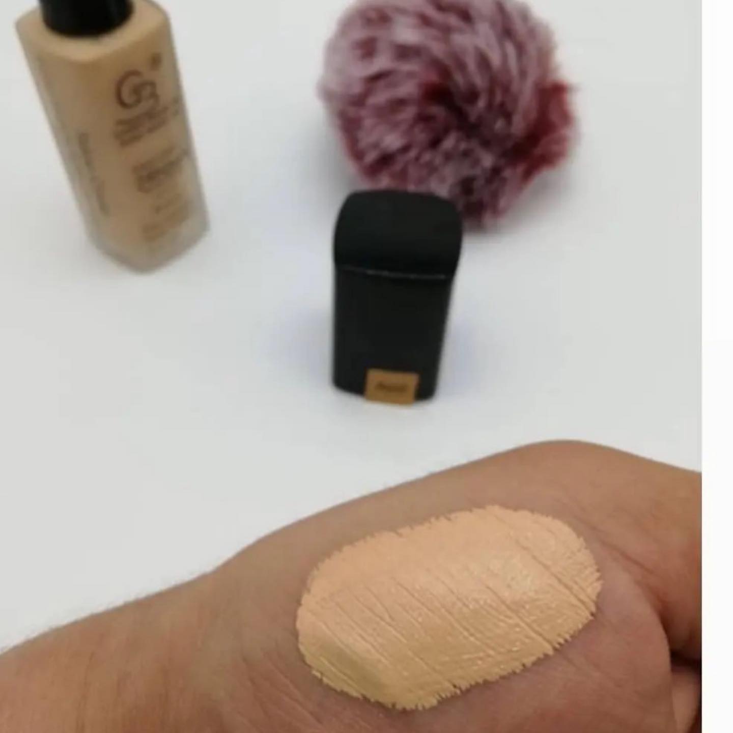 کرمپودر گلدن مود Golden Mood؛ گزینه‌ای مناسب برای تکمیل روتین زیبایی در گروه کرم پودر؛ نمای شماره 8