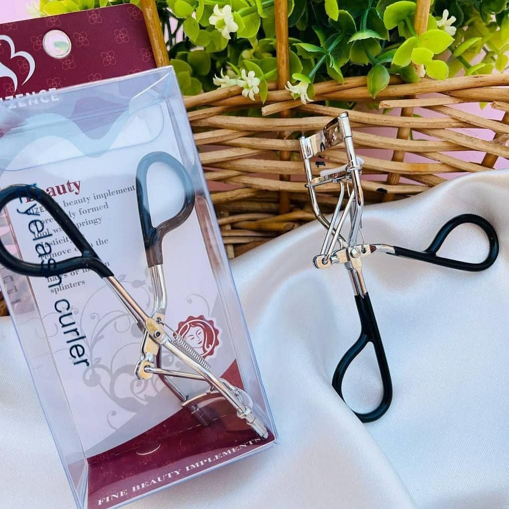 فرمژه؛ انتخابی متناسب با مراقبت و زیبایی روزمره در گروه فرمژه