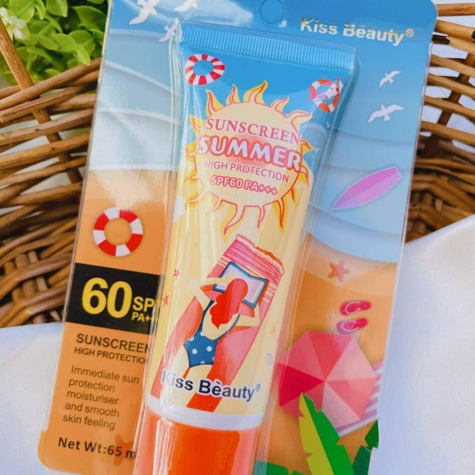 کرم ضد آفتاب کیس بیوتی kiss beauty با تمرکز بر استفاده آسان و نتیجه طبیعی در گروه ضد آفتاب