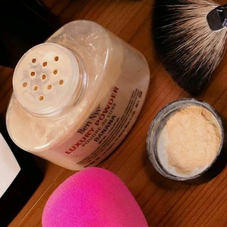 پودر فیکس بن نای Ben nye؛ گزینه‌ای مناسب برای تکمیل روتین زیبایی در گروه فیکساتور