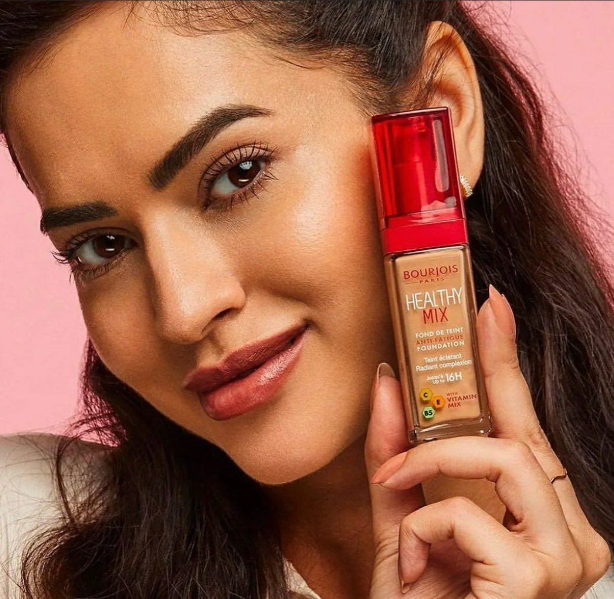 کرمپودر هلثی میکس بورژوا Bourjois؛ گزینه‌ای مناسب برای تکمیل روتین زیبایی در گروه کرم پودر؛ نمای شماره 4