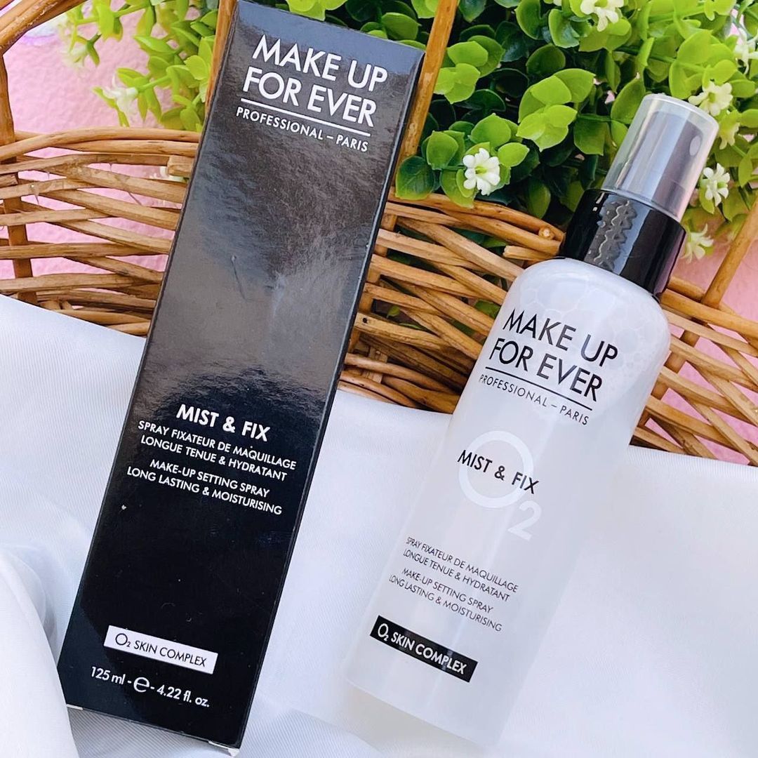 اسپری فیکس میکاپ فور اور makeup for ever با معرفی دقیق ویژگی‌ها و کاربرد در گروه فیکساتور