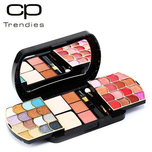 باکس آرایشی cp با تمرکز بر استفاده آسان و نتیجه طبیعی در گروه آرایش چشم و ابرو