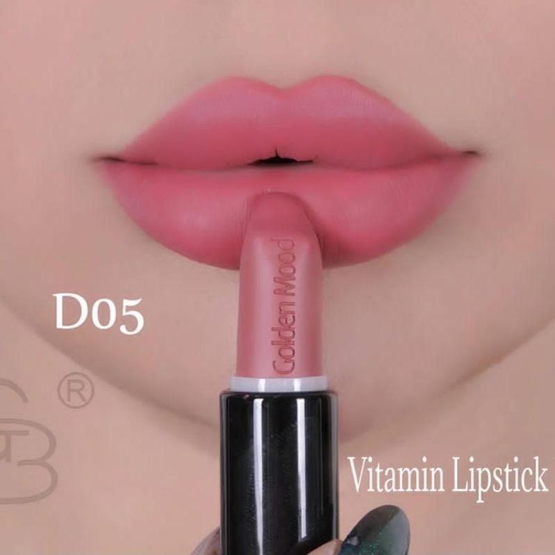 رژلب جامد گلدن مود Golden Mood با تمرکز بر استفاده آسان و نتیجه طبیعی در گروه رژ؛ نمای شماره 4