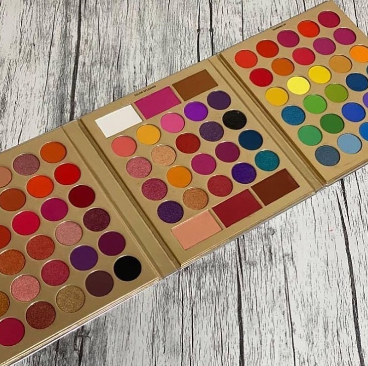 پالت سایه coco urban با تمرکز بر استفاده آسان و نتیجه طبیعی در گروه سایه
