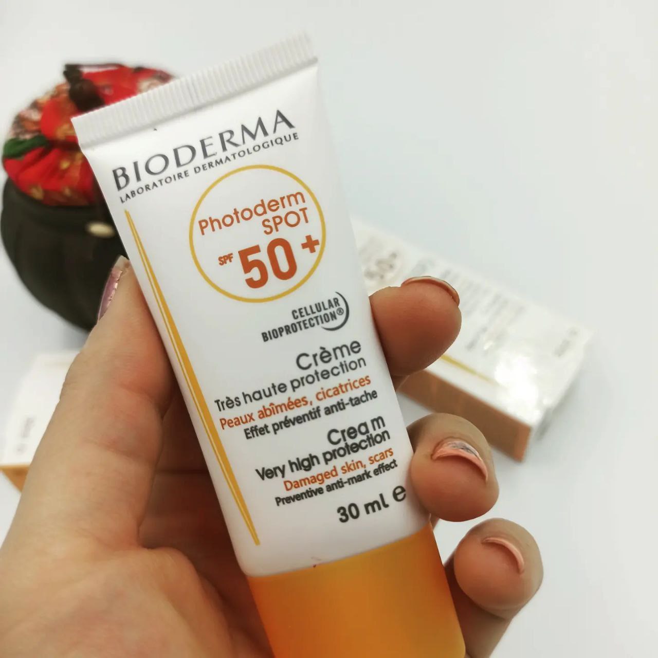 کرم ضدآفتاب بیودرما مدل photoderm spot Bioderma با معرفی دقیق ویژگی‌ها و کاربرد در گروه ضد آفتاب؛ نمای شماره 4