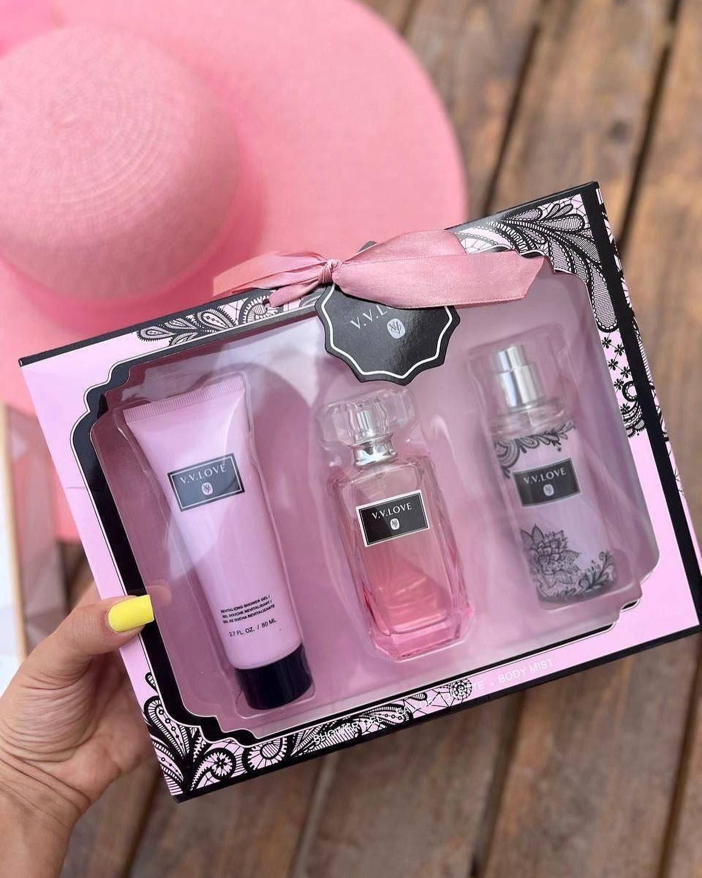 پک عطر کادویی 3 تایی؛ گزینه‌ای مناسب برای تکمیل روتین زیبایی در گروه کیف آرایشی