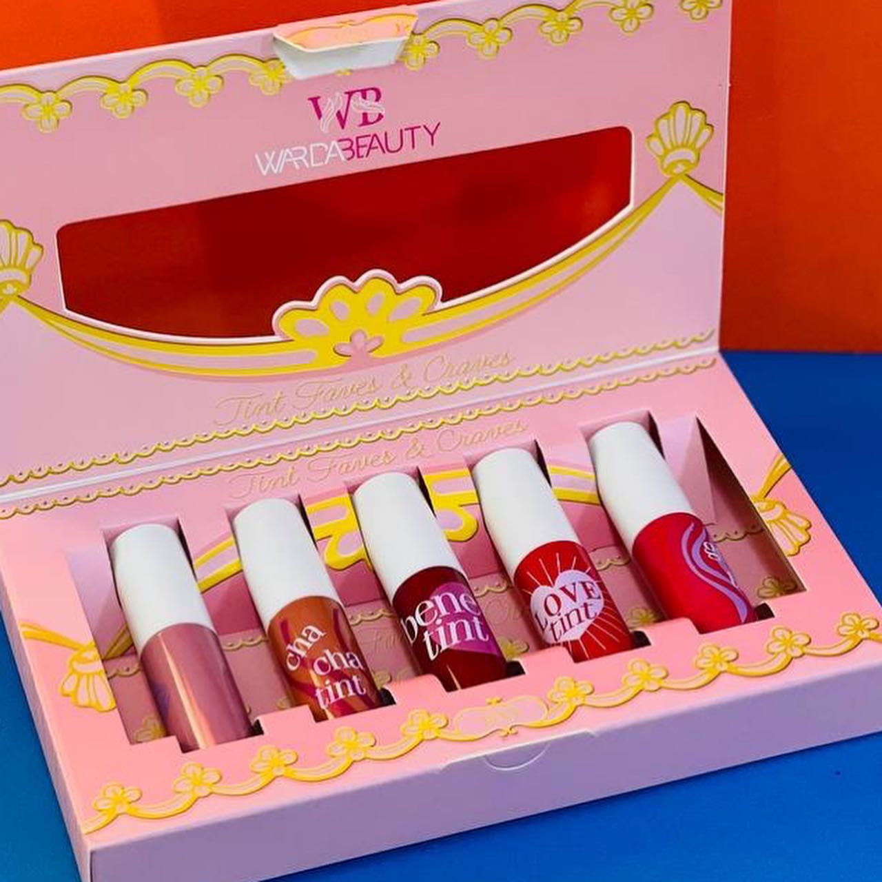 پک 5 تایی تینت لب Love Tint وردا بیوتی با تمرکز بر استفاده آسان و نتیجه طبیعی در گروه تینت لب