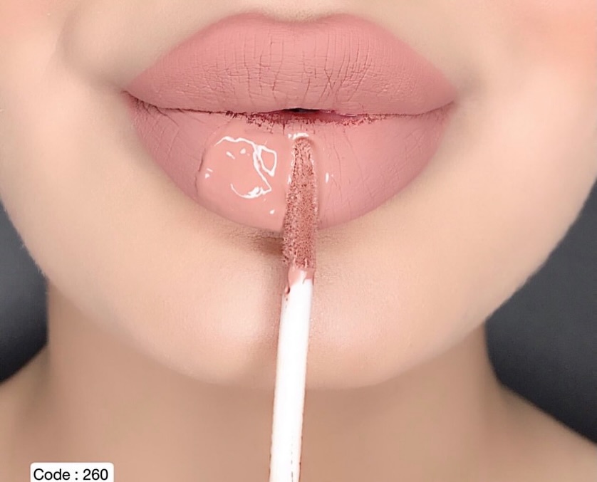 رژلب مایع مات و مخملی؛ انتخابی متناسب با مراقبت و زیبایی روزمره در گروه رژ