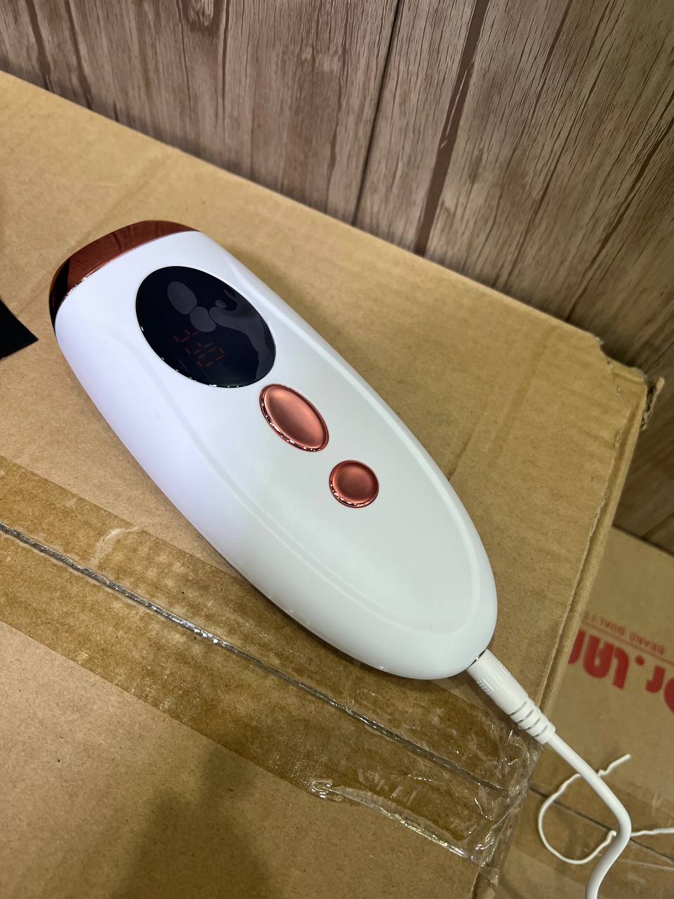 دستگاه لیزر خانگی IPL؛ گزینه‌ای مناسب برای تکمیل روتین زیبایی در گروه موبر؛ نمای شماره 3