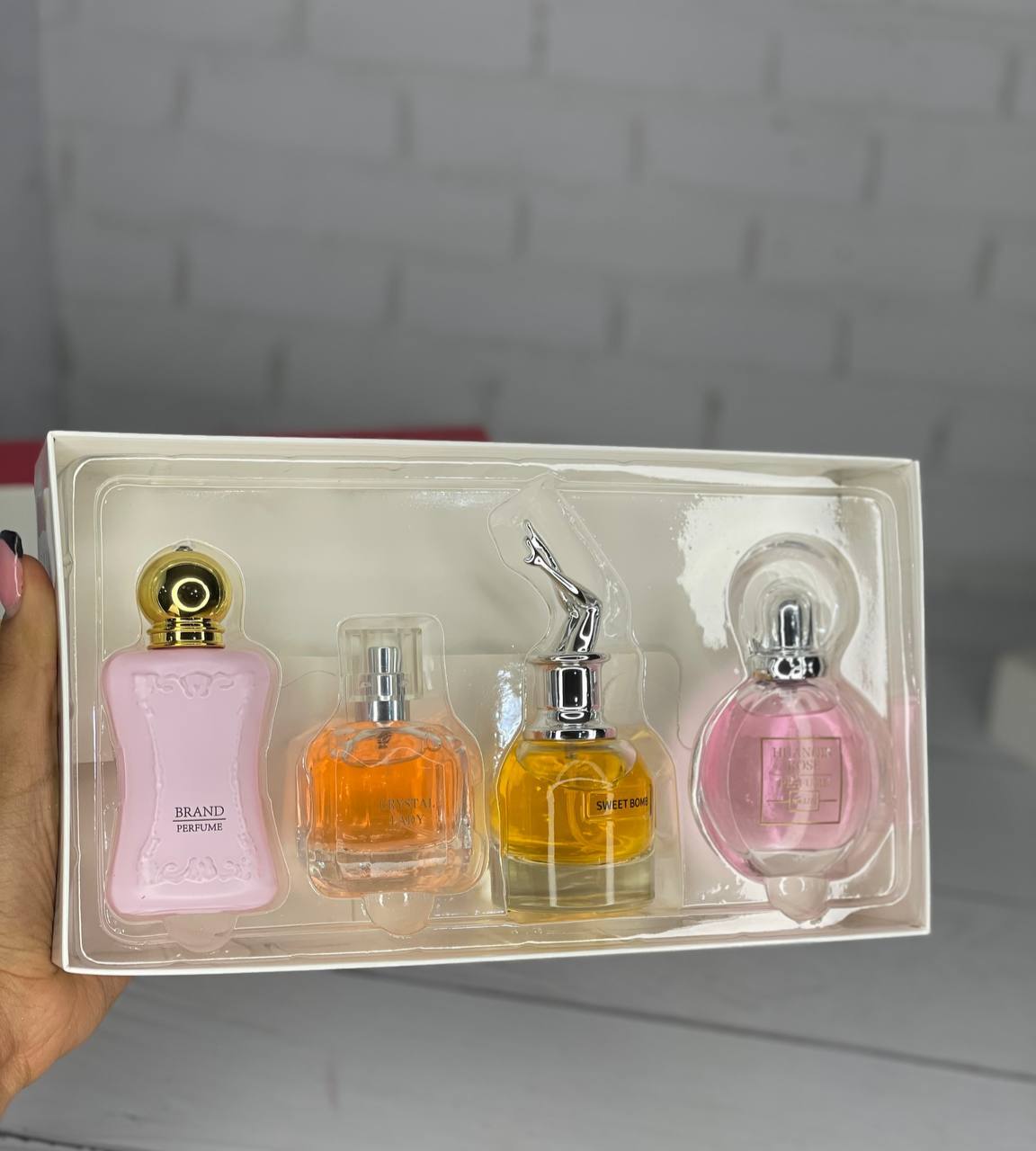پک چهارتایی عطر (دخترونه) Veyes؛ انتخابی متناسب با مراقبت و زیبایی روزمره در گروه عطر 2