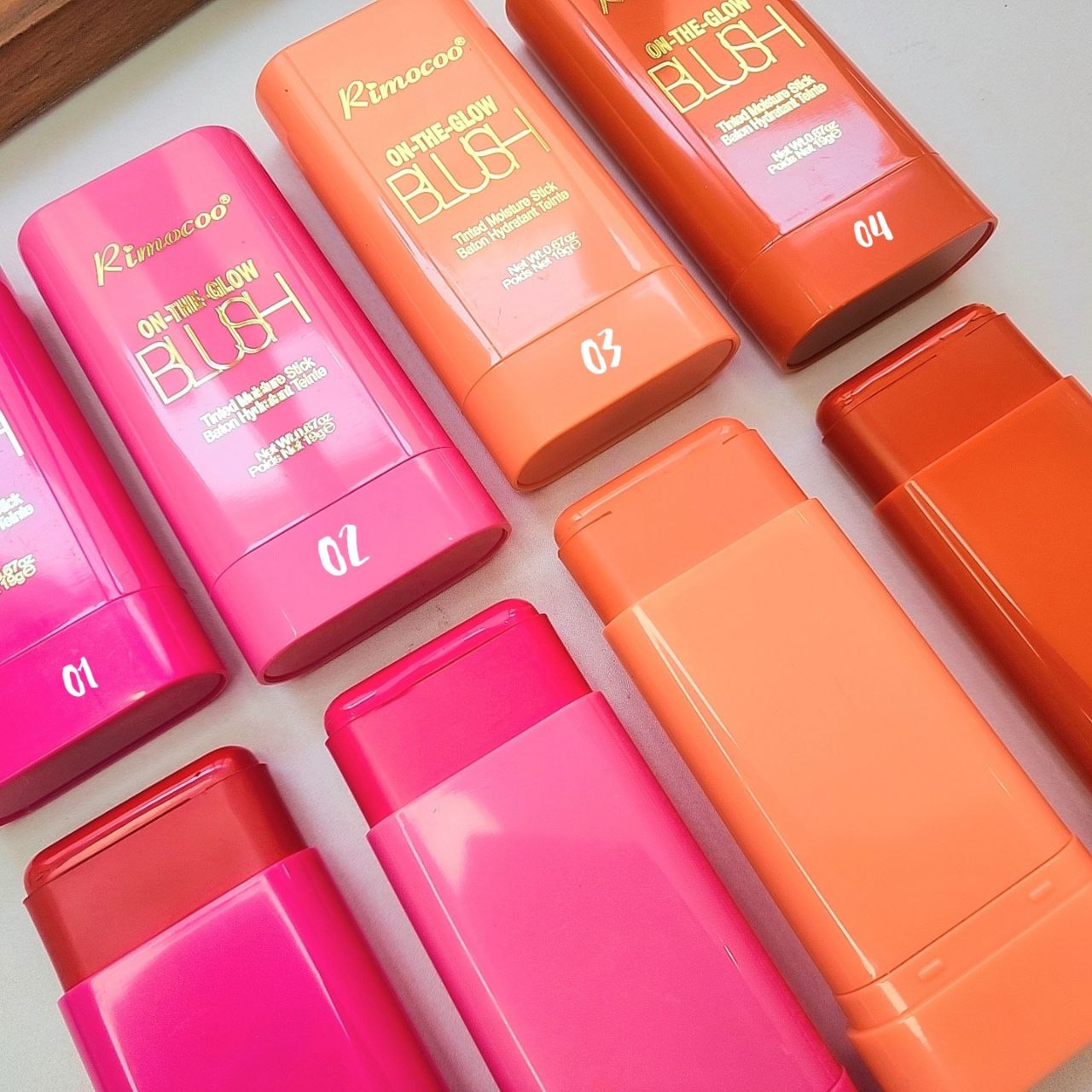 رژگونه استیکی RIMOCOO؛ انتخاب کاربردی برای روتین روزانه در گروه رژگونه؛ نمای شماره 2