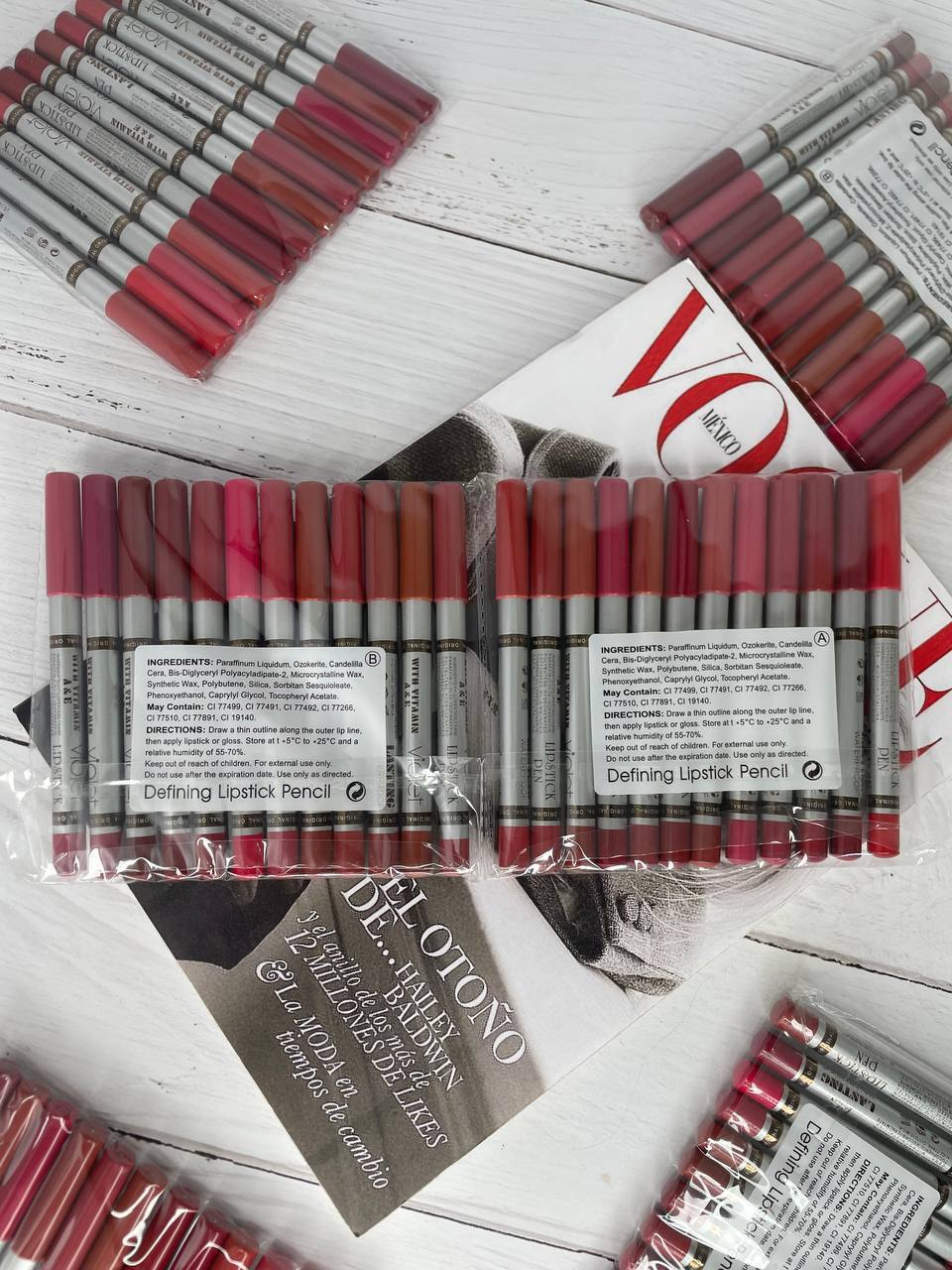 پک 12 تایی رژلب مدادی پوکه نقره ای ویولت violet؛ انتخاب کاربردی برای روتین روزانه در گروه رژ لب مدادی؛ نمای شماره 4