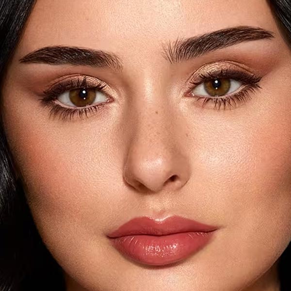 ریمل قهوه ای میس لارا miss lara با تمرکز بر استفاده آسان و نتیجه طبیعی در گروه ریمل؛ نمای شماره 3