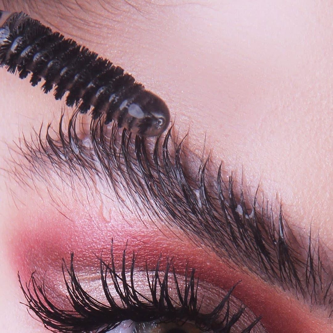 ژل ابرو؛ انتخاب کاربردی برای روتین روزانه در گروه ژل ابرو