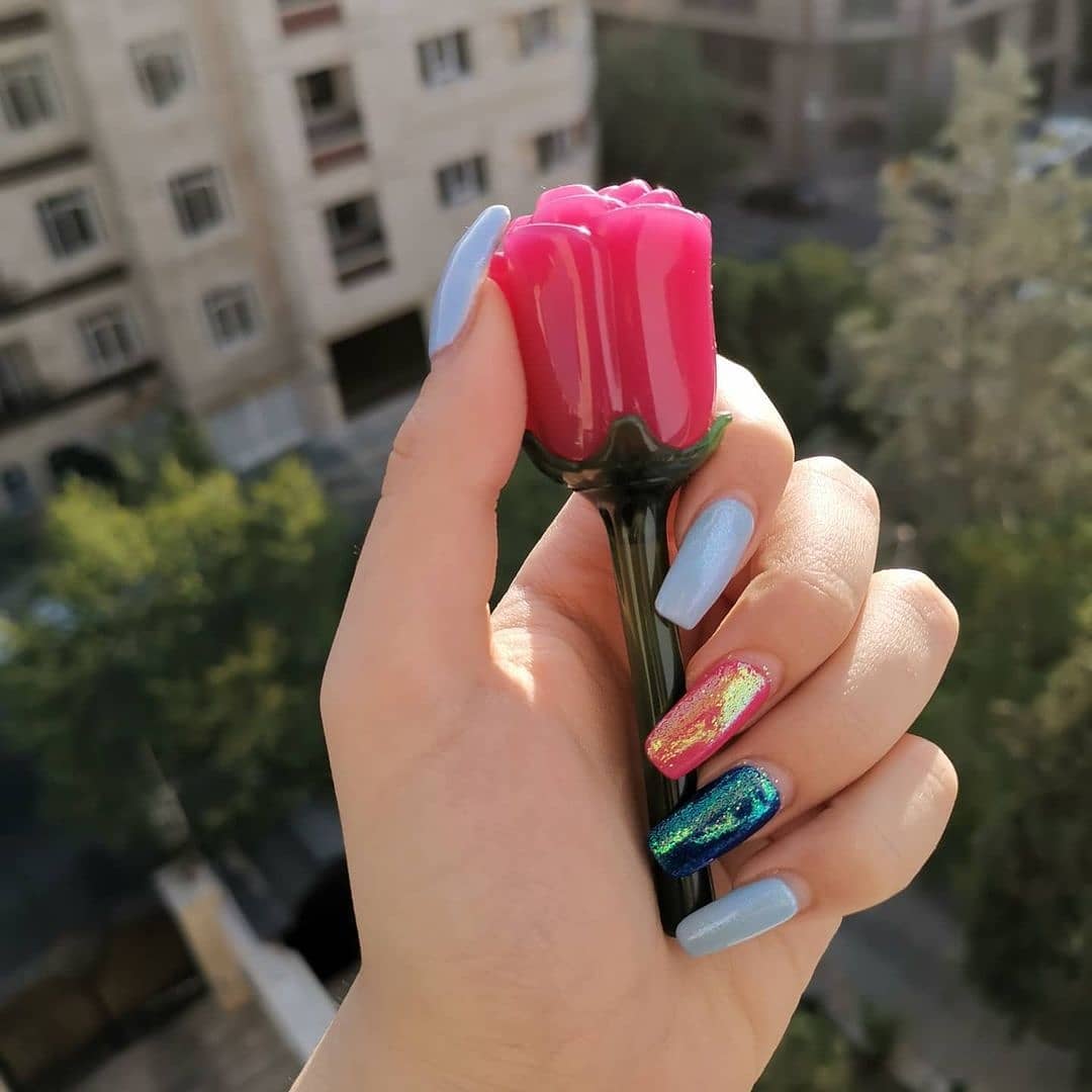 رژ لاله؛ انتخابی متناسب با مراقبت و زیبایی روزمره در گروه رژ