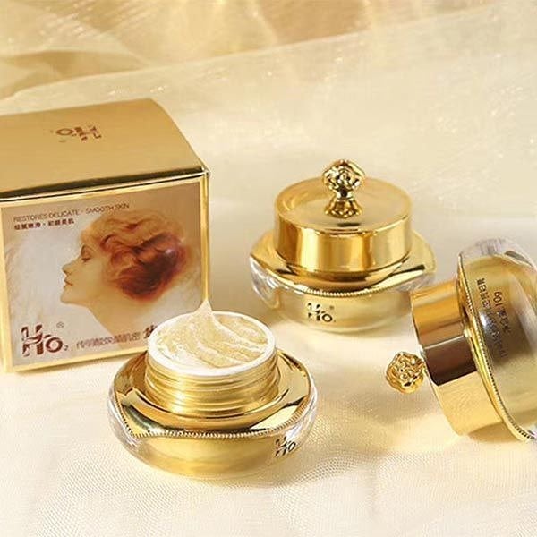 کرم چندکاره HO2؛ انتخاب کاربردی برای روتین روزانه در گروه مراقبت از پوست؛ نمای شماره 2